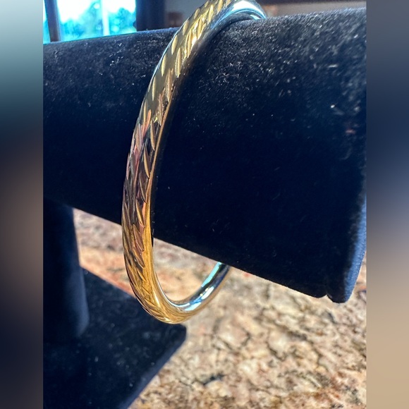 Bangle bracelet - Picture 3 of 4